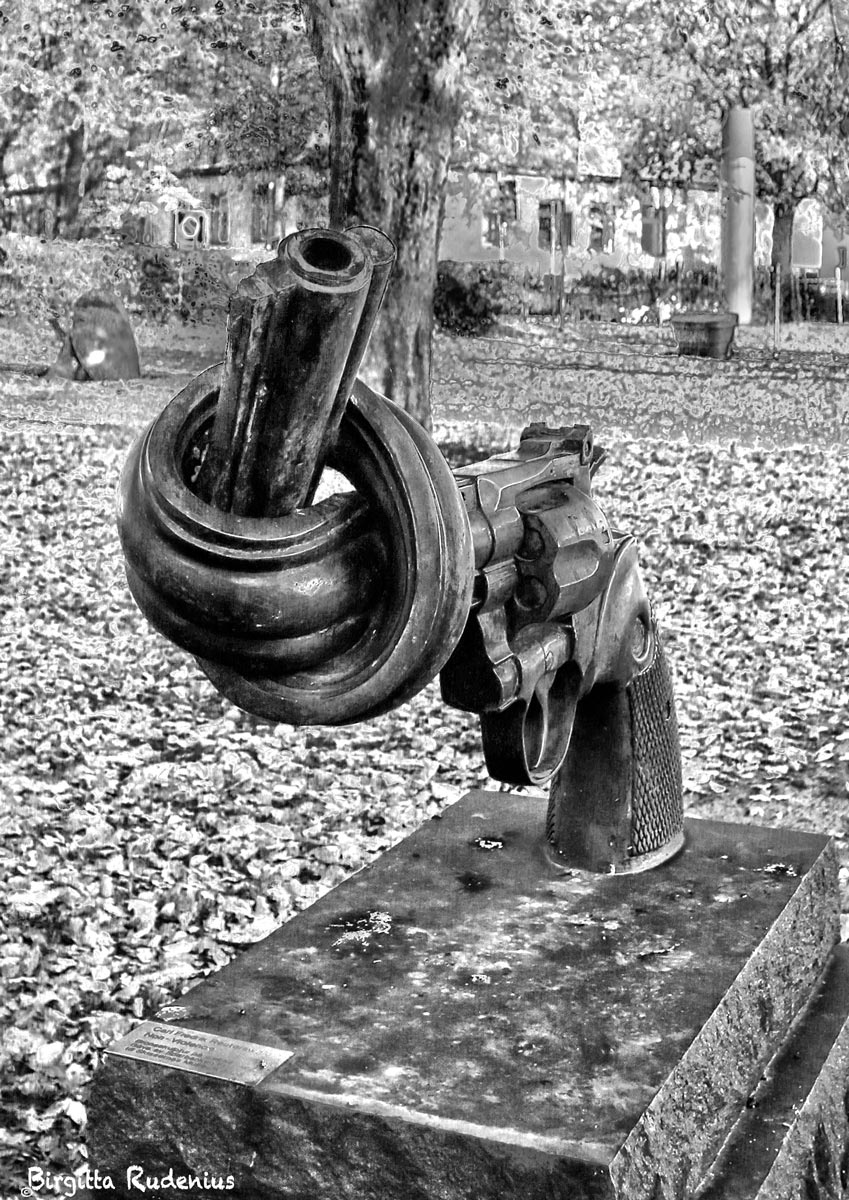 ART - Carl Fredrik Reuterswärd 1934 - gun